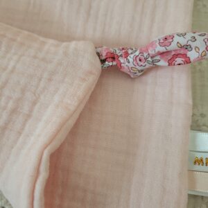 Doudou LAPIN carré lange FLEURI ROSE