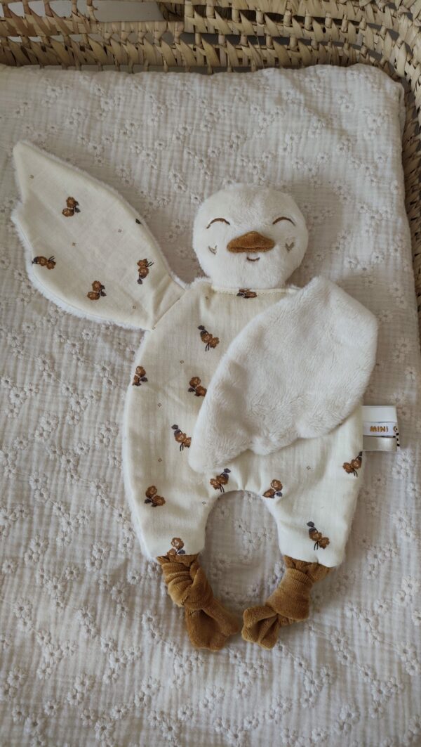 Doudou oie FLEURI (grand modèle) avec ailes – Image 7