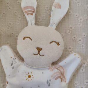 Doudou mini lapin ARC EN CIEL PECHE